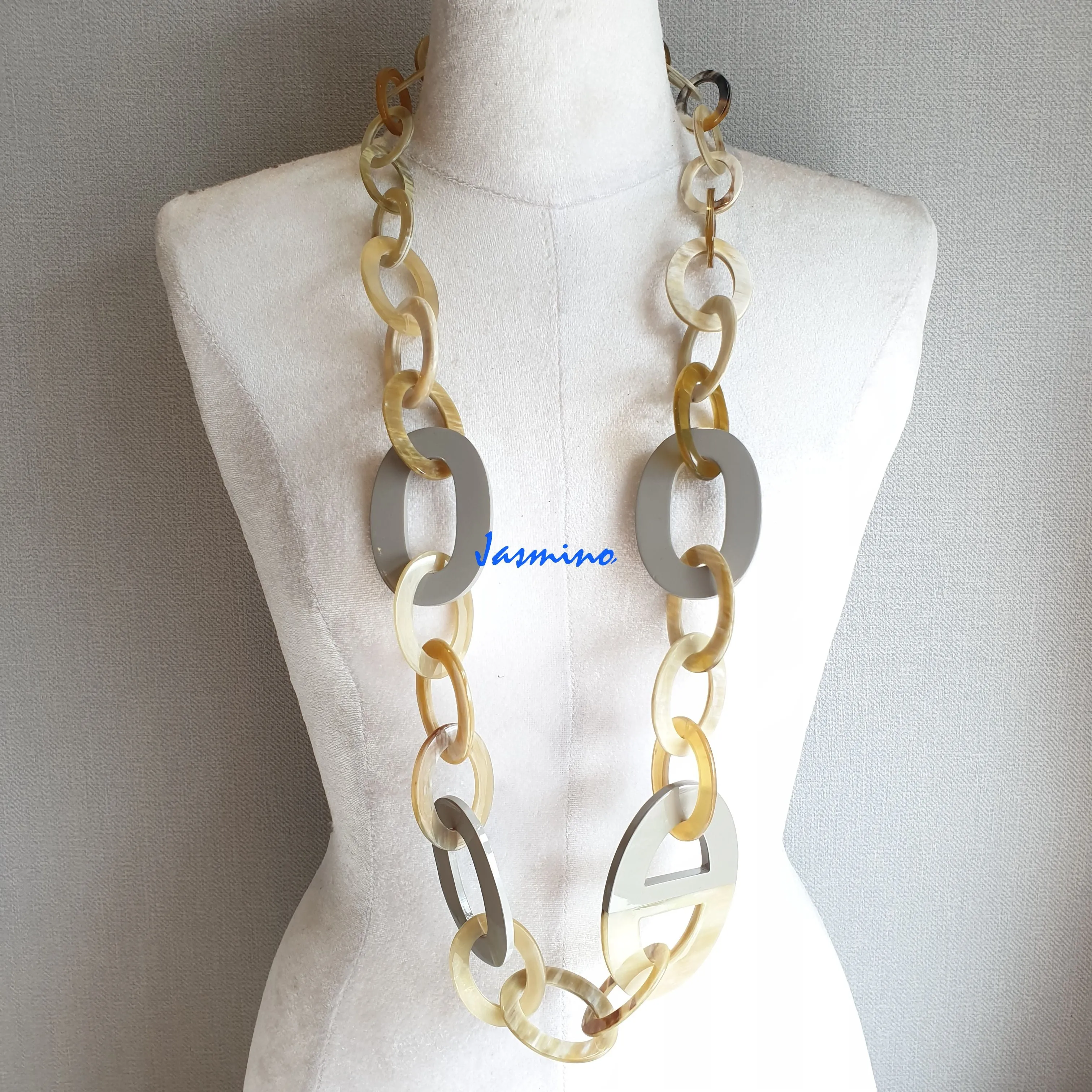 Elegant Handmade Necklace J17510, Made by Buffalo Horn and Lacquer from Vietnam