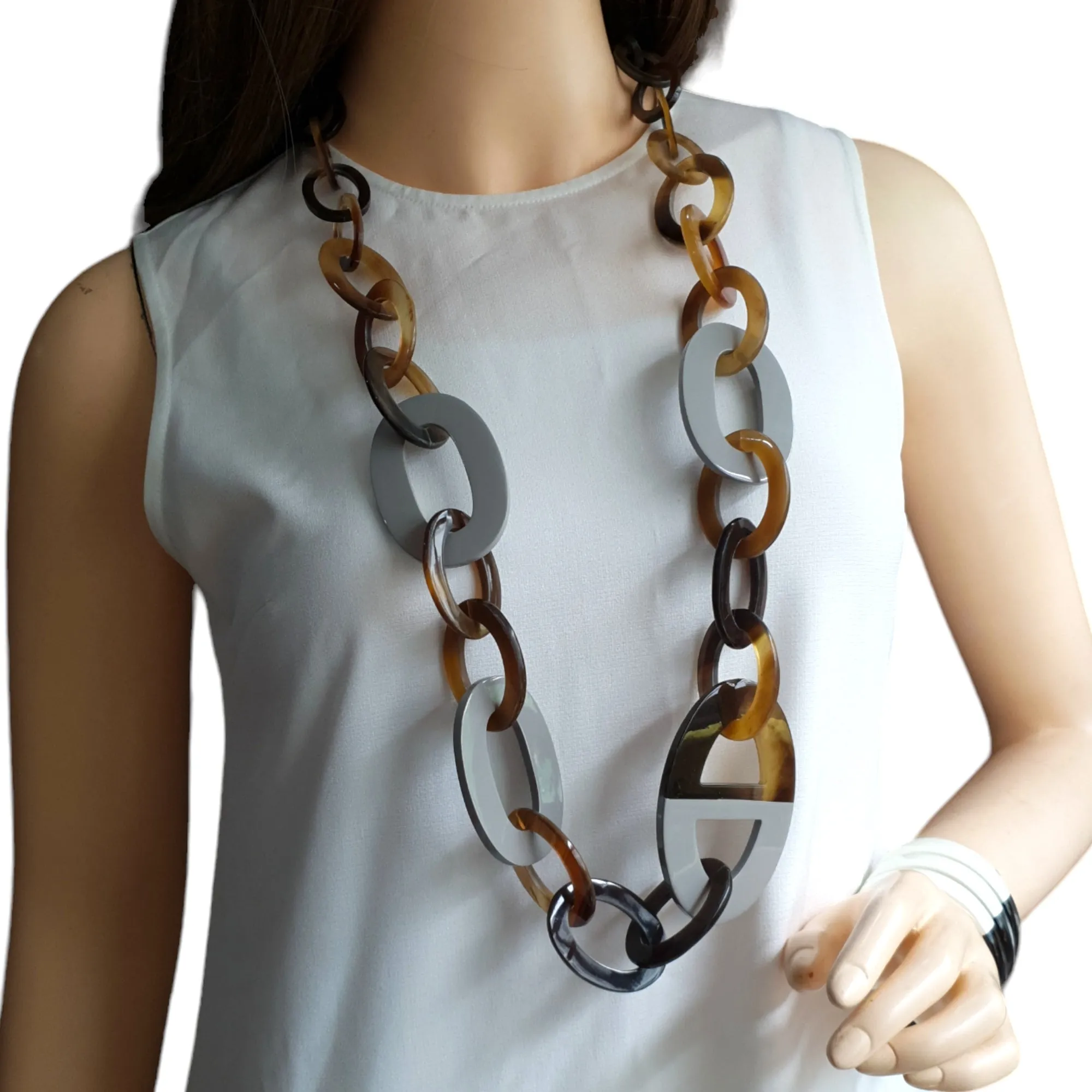 Elegant Handmade Necklace J17510, Made by Buffalo Horn and Lacquer from Vietnam