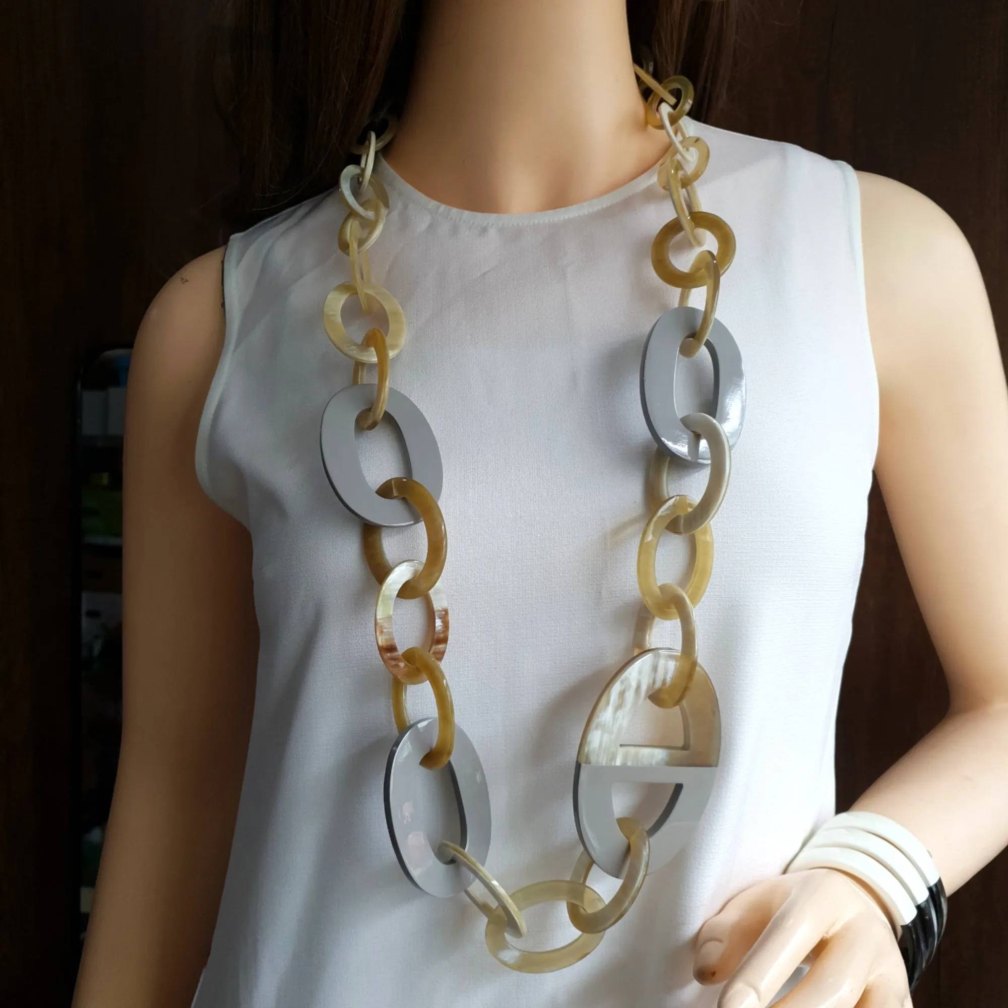 Elegant Handmade Necklace J17510, Made by Buffalo Horn and Lacquer from Vietnam